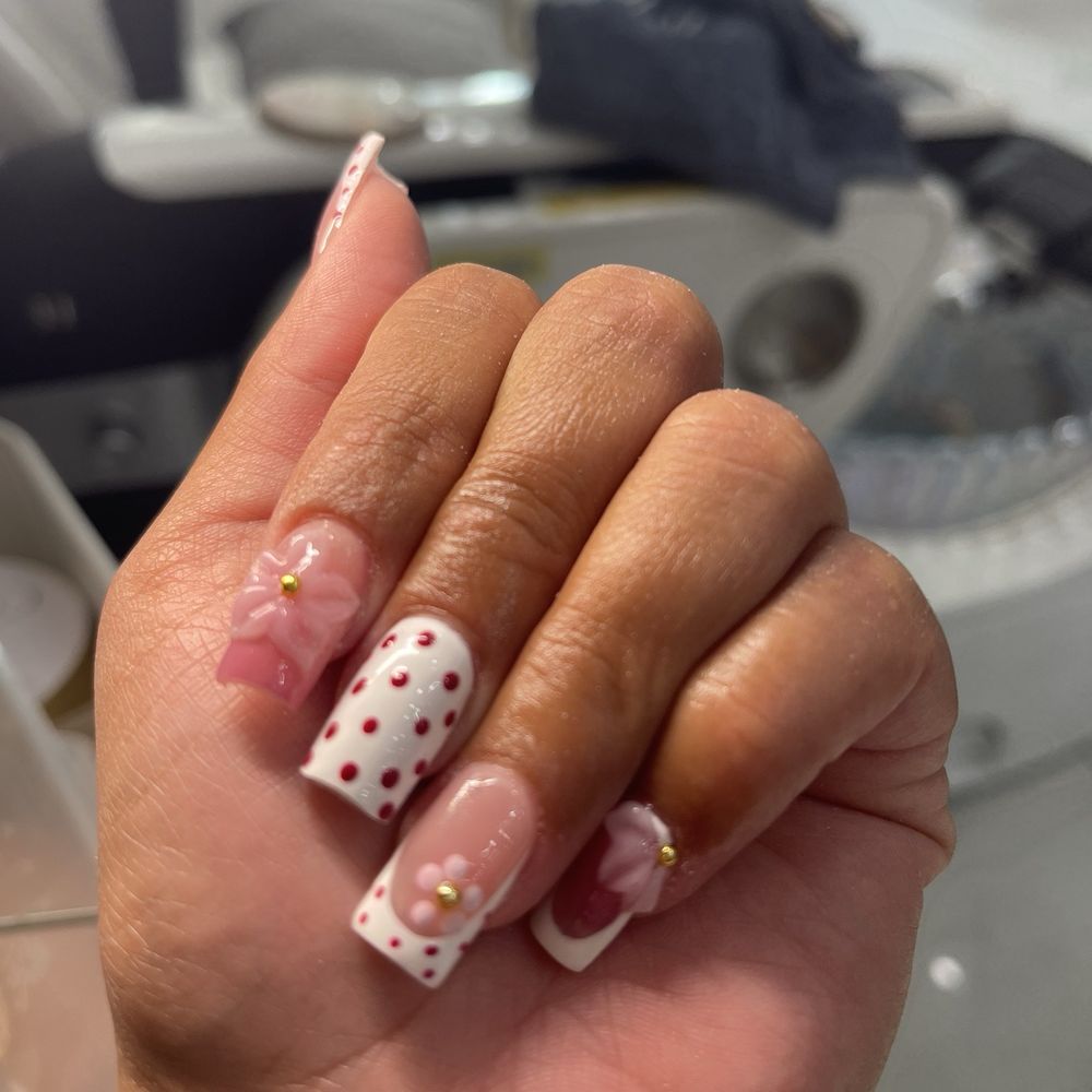 Glamour Nail Bar - Nails - Nail Salons Near Me - Bellflower, California