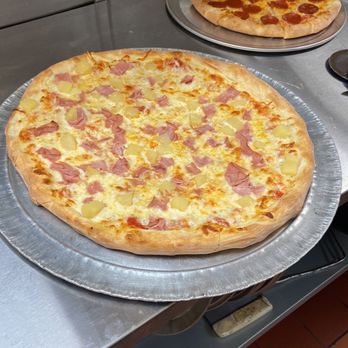 Yoli's Pizza - An all times favorite....Hawaiian ;) - Pizza Near Me - San Francisco, California Yoli's Pizza - An all times favorite....Hawaiian ;) - Pizza Near Me - San Francisco, California