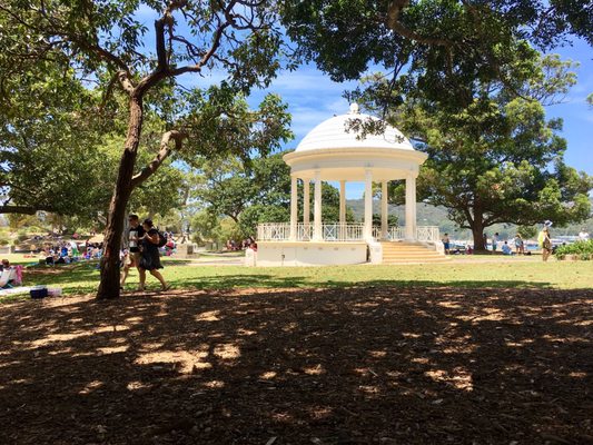 Balmoral Beach by null
