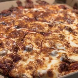 Pizza Man Vadnais Heights Little Canada - Just a beautiful pie.