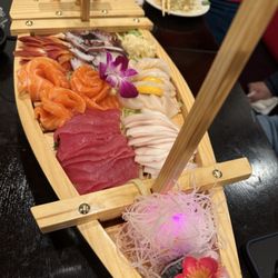 Sushi Freedom - AYCE - Sashimi boat