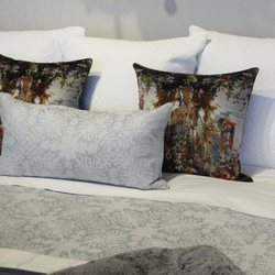 Fino Lino - Italian linen jacquard duvet cover and cushions, paired with crisp cotton sheets.