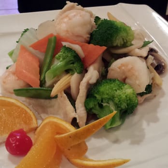 Asian Chef Fusion Cuisine - Rainbow Delight.  (Sauce is on the side) - Japanese Near Me - Mount Laurel, New Jersey