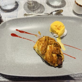Castaway - Sweet desert, ice cream and apple pie - Steakhouses Near Me - Puerto Vallarta, JAL