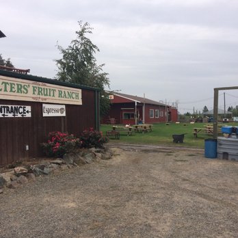 Walter's Fruit Ranch - Looking in from the parking lot - Fruits & Veggies Near Me - Mead, Washington