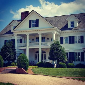 Inn At Warner Hall - Front entrance - Hotels Near Me - Gloucester, Virginia Inn At Warner Hall - Front entrance - Hotels Near Me - Gloucester, Virginia