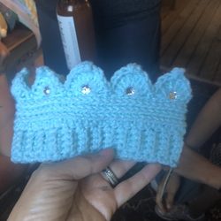 Magpie Mercantile - Cute little crocheted baby crown.