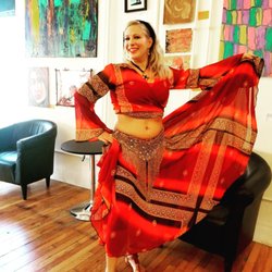 I was there for a bellydance lesson!