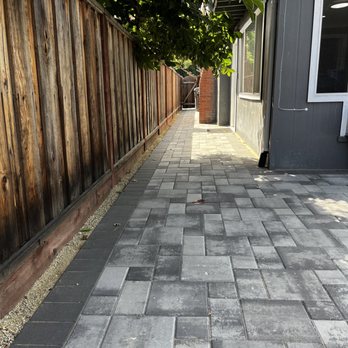 Penglin Landscaping - Opposite side of the house - Landscaping Near Me