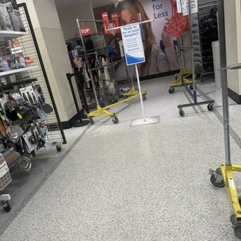 Ross Dress for Less - Department Stores Near Me - Waldorf, Maryland