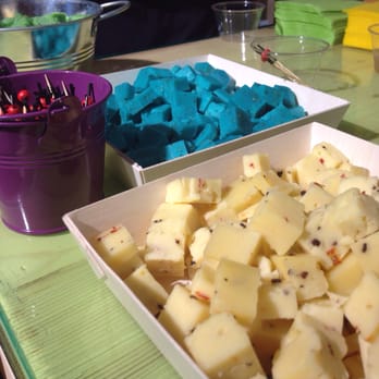 Tant & Si Bon - Gouda - Cheese Shops Near Me - Lyon, 69 Tant & Si Bon - Gouda - Cheese Shops Near Me - Lyon, 69