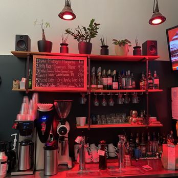 Brewed Cafe & Pub - Inside - Coffee & Tea Near Me - Vancouver, Washington