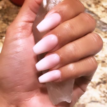 Es Body Bar - Ombré nails - Waxing Near Me - Studio City, California Es Body Bar - Ombré nails - Waxing Near Me - Studio City, California