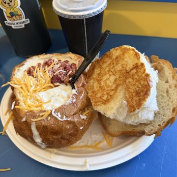 Splash Cafe - Chowder in bread bowl with cheese and bacon - American Near Me - Pismo Beach, California