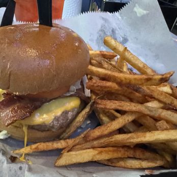 Annex Bar - Small bacon cheeseburger - Bars Near Me - Solon, Ohio