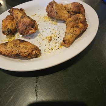 Gator's Dockside Lake Mary - Lemon pepper wings - American Near Me - Lake Mary, Florida