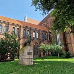 Braunschweiger Löwe Schwerin - Braunschweiger Löwe und Dom