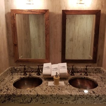Blu Pointe - Seafood Near Me - Newburgh, New York