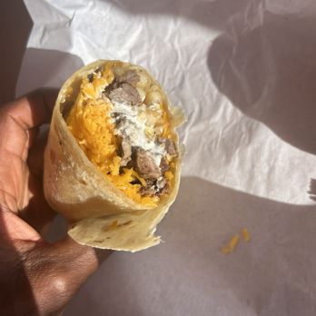 Roberto's Mexican Food - Del Mar - California Burritos cut in half horrible do not order extremely small portion - Mexican Near Me - Del Mar, California