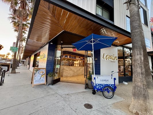 Levain Bakery by null