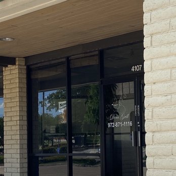 Dera Grill - the front entrance of a restaurant - Pakistani Near Me - Irving, Texas