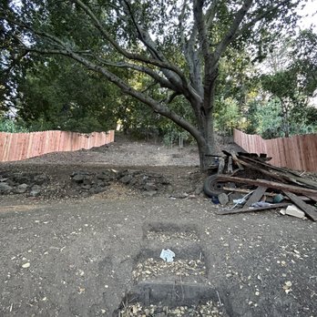 Ergeon - back yard with fence on both sides - Fences & Gates Near Me - Oakland, California