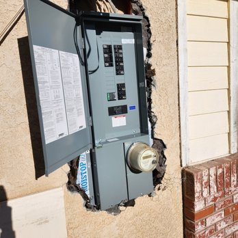 Honey Bee Electric - Processing upgrade 200amp breaker panel - Electricians Near Me Honey Bee Electric - Processing upgrade 200amp breaker panel - Electricians Near Me