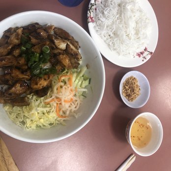 Pho 75 - Vermicelli bowl chicken - Vietnamese Near Me - Sunrise, Florida Pho 75 - Vermicelli bowl chicken - Vietnamese Near Me - Sunrise, Florida