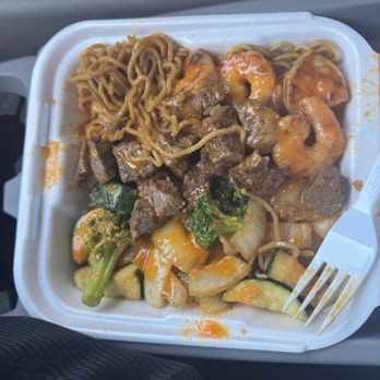 Hibachi Done Wright - Steak and shrimp combo plate with noodles. - Food Trucks Near Me - Las Vegas, Nevada