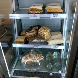 Bro's Cafe - Sandwich/cake fridge