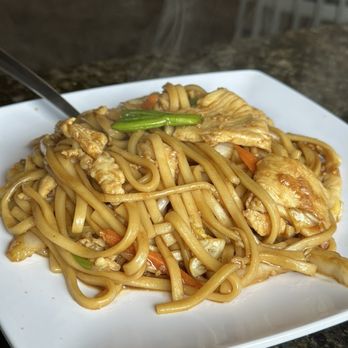 Jade Palace - Chicken 65. Lo Mein (soft noodles) - Chinese Near Me - Bellevue, Nebraska