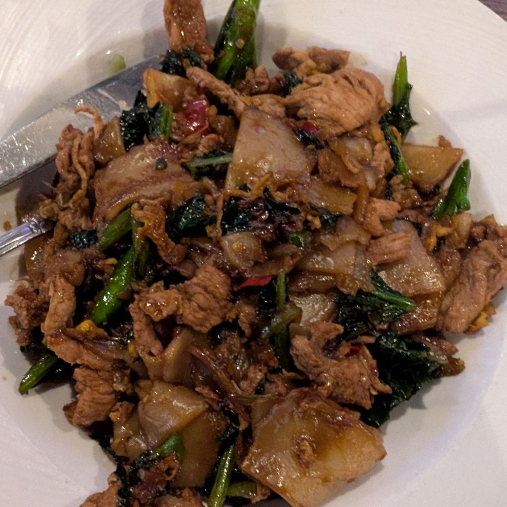 Chim Authentic Thai & Sushi - Thick rice noodles with pork and Chinese broccoli - Sushi Bars Near Me - Plantation, Florida Chim Authentic Thai & Sushi - Thick rice noodles with pork and Chinese broccoli - Sushi Bars Near Me - Plantation, Florida