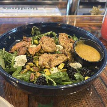 Alma Cafe - Grilled chicken salad - Honduran Near Me - New Orleans, Louisiana