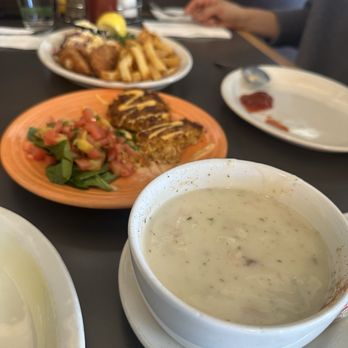 Lowell's Restaurant - Clam chowder and Dungeness Crab Cakes - American Near Me - Seattle, Washington Lowell's Restaurant - Clam chowder and Dungeness Crab Cakes - American Near Me - Seattle, Washington
