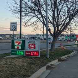 7-Eleven - This location offers Phillips66 gas.