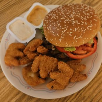 Burger King - Whopper Wednesday + limited time Crowns = $8 = Delicious! - Fast Food Near Me - Avon Park, Florida Burger King - Whopper Wednesday + limited time Crowns = $8 = Delicious! - Fast Food Near Me - Avon Park, Florida