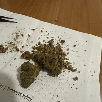 Ketama Cooperative - Super dry and smells like some boof - Cannabis Clinics Near Me - San Francisco, California