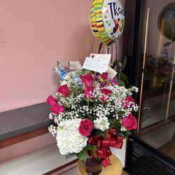 Omel Flowers and Creations - Birthday flower arrangement