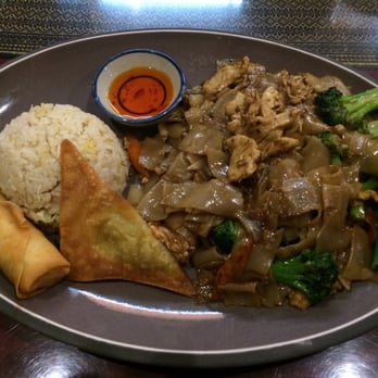 Thai Dishes - Pad See You Dinner Special - Thai Near Me - Redondo Beach, California