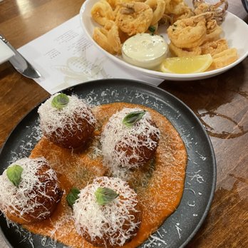 Tutto Pronto - Arancini and crispy tender calamari - Italian Near Me - North York, Ontario Tutto Pronto - Arancini and crispy tender calamari - Italian Near Me - North York, Ontario