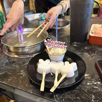 Nah Mor Hot Pot - Birthday scoop of ice cream and shaped Jellies - Hot Pot Near Me - Springfield, Virginia