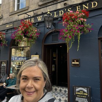 The World's End - Pubs Near Me - Edinburgh, EDH