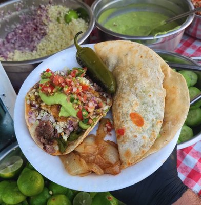 Tacos La Carreta by null