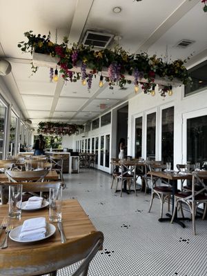 De Novo European Pub by null