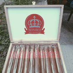 Underground Distribution Cigars and Hookah - The Monarch Cigar