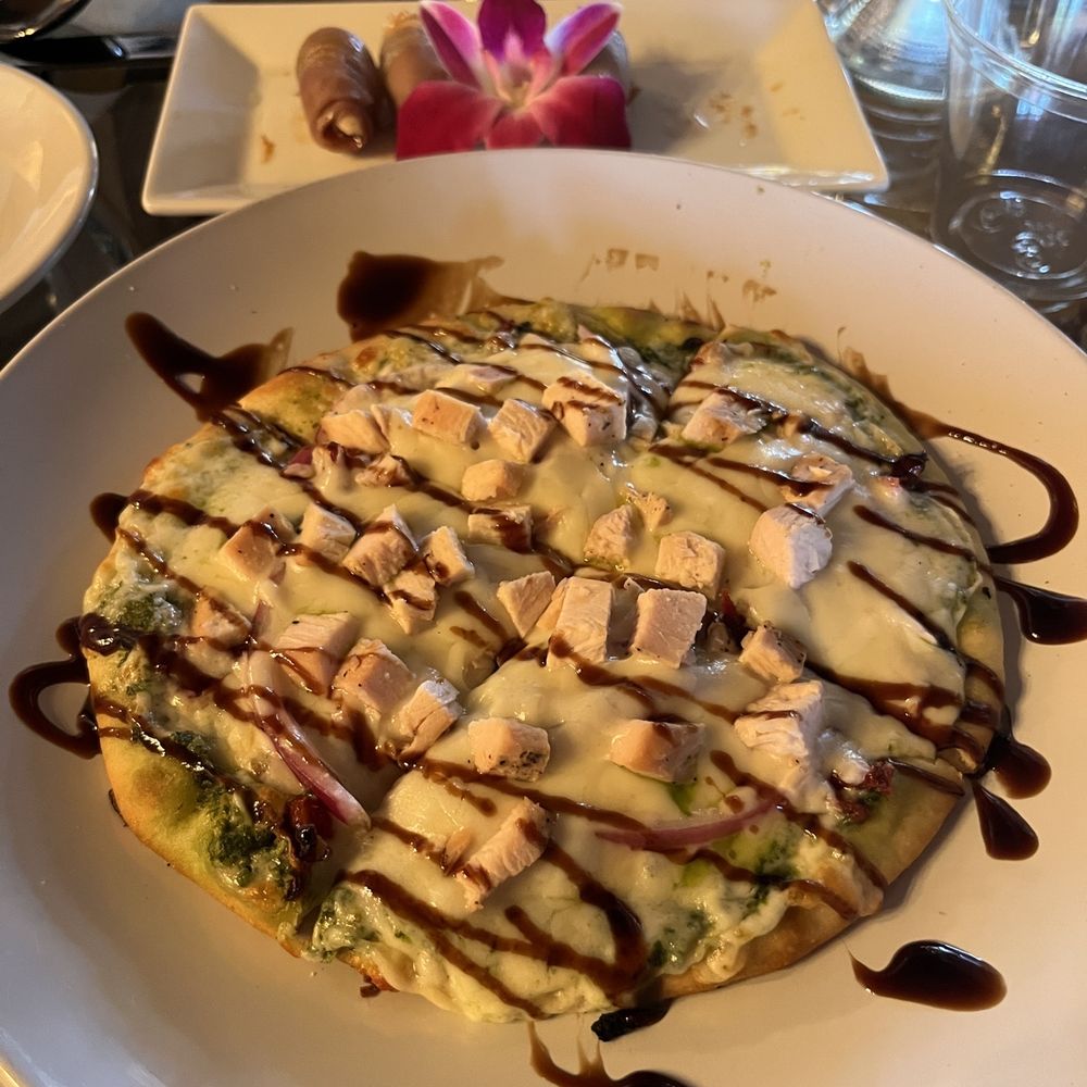 Artesian Cellars - Chicken pesto flatbread - Wineries Near Me - Pahrump, Nevada Artesian Cellars - Chicken pesto flatbread - Wineries Near Me - Pahrump, Nevada