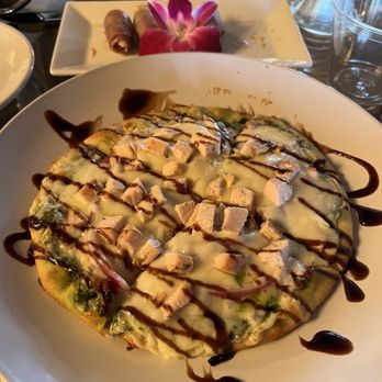 Artesian Cellars - Chicken pesto flatbread - Wineries Near Me - Pahrump, Nevada Artesian Cellars - Chicken pesto flatbread - Wineries Near Me - Pahrump, Nevada