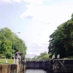 River Trent - Entering Stoke Lock, River Trent - photo courtesy of P Lamb.