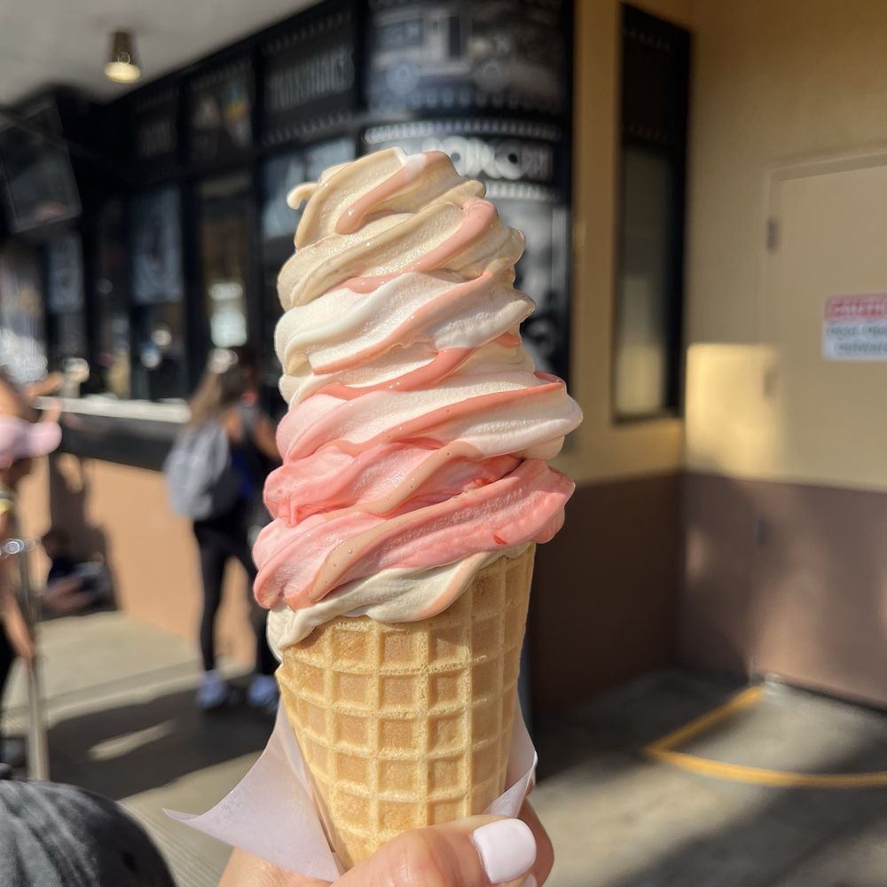 Studio Scoop - Ice Cream & Frozen Yogurt Near Me - Universal City, California Studio Scoop - Ice Cream & Frozen Yogurt Near Me - Universal City, California