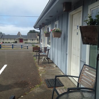 Ya-Tel Motel - View from the main window in room #6. - Hotels Near Me - Yachats, Oregon Ya-Tel Motel - View from the main window in room #6. - Hotels Near Me - Yachats, Oregon